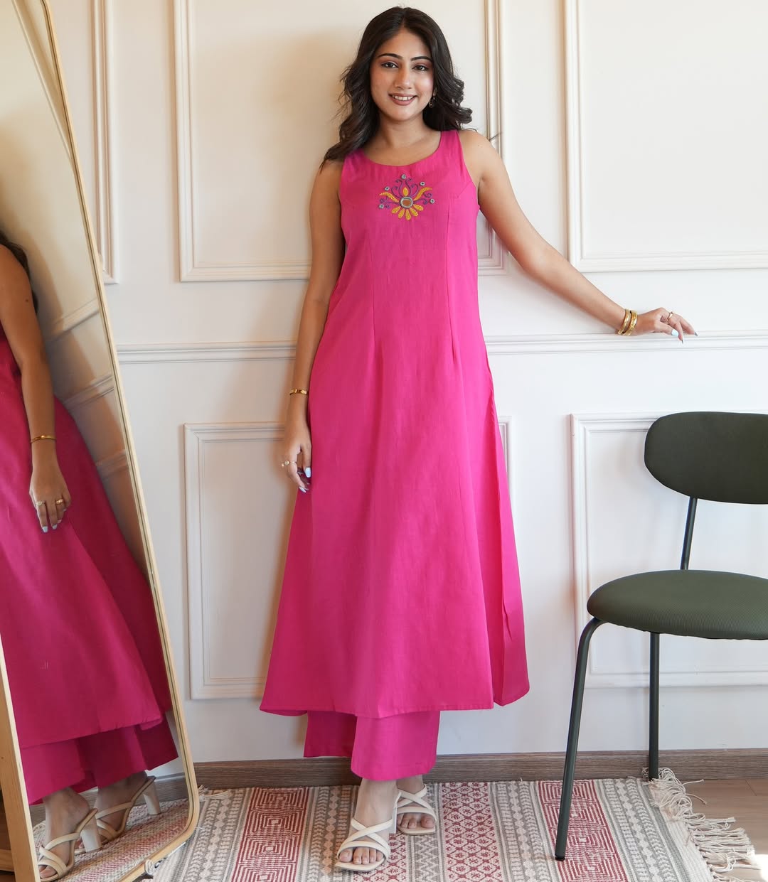 Pink embroidery sleeveless kurta pant set