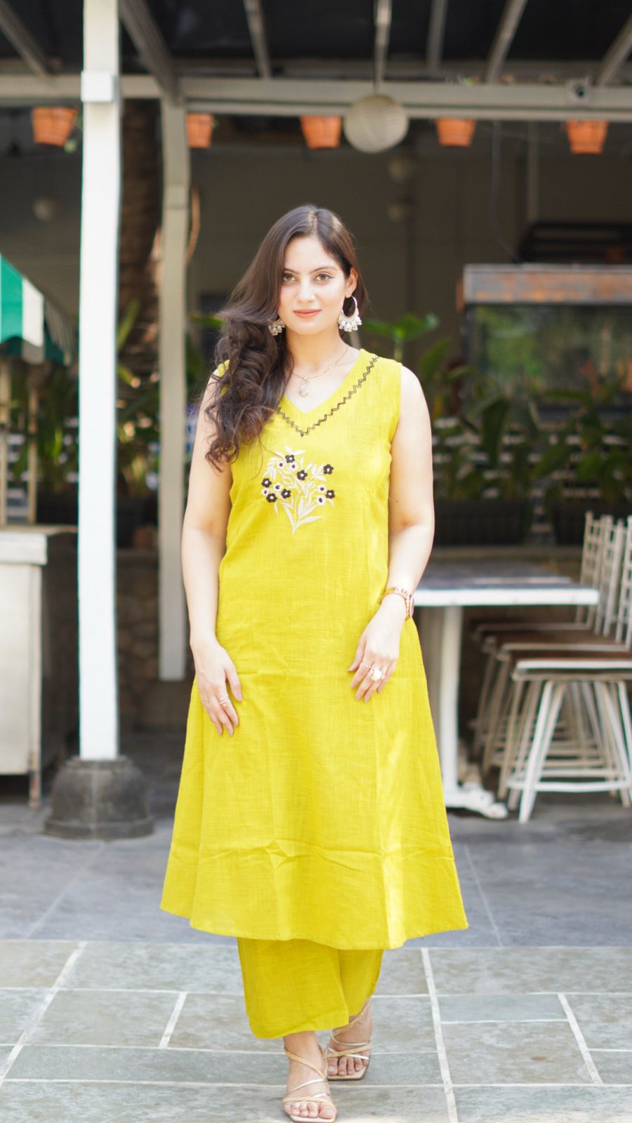 CLASSY SUMER WEAR KURTA SET WITH PLAZO