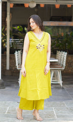 CLASSY SUMER WEAR KURTA SET WITH PLAZO